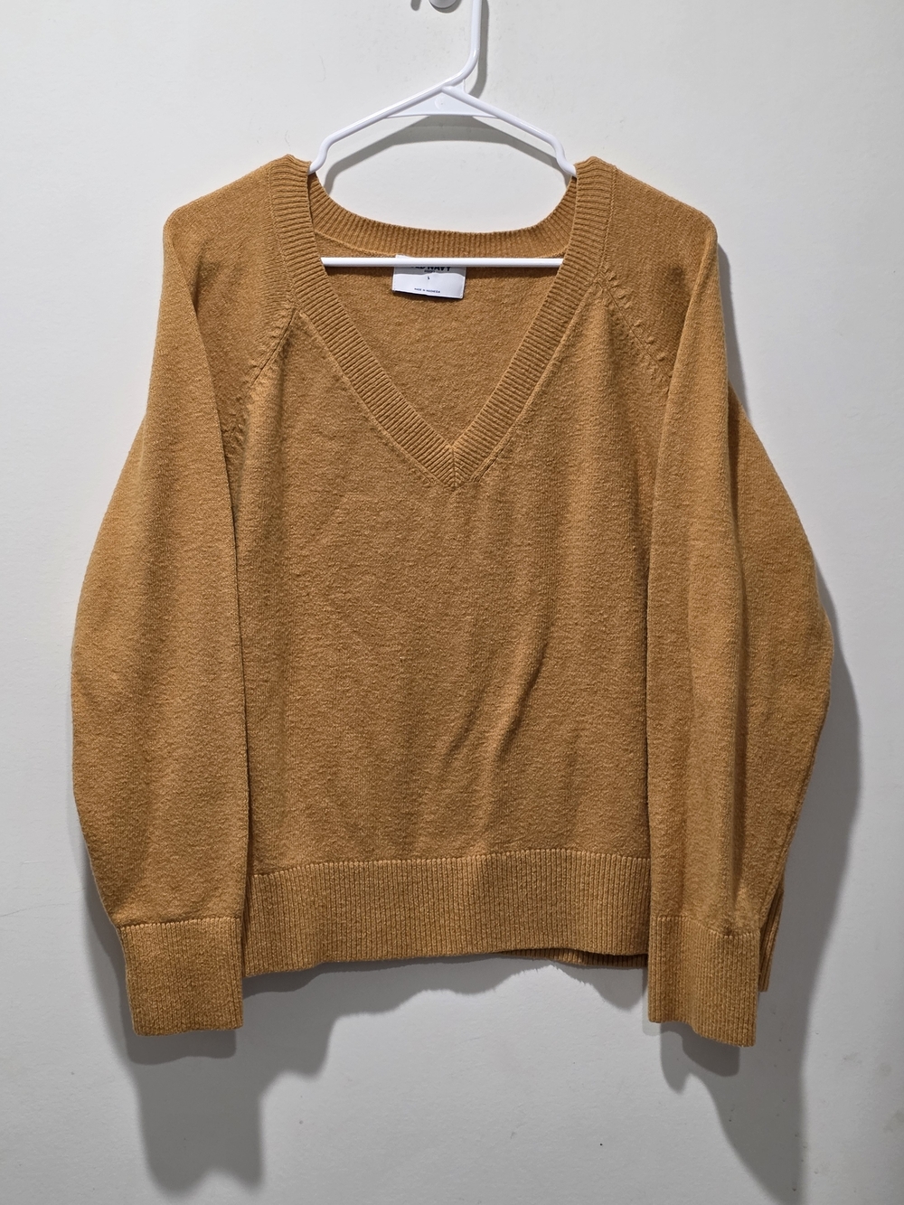 Old Navy Women's V-Neck Sweater in Camel Tan